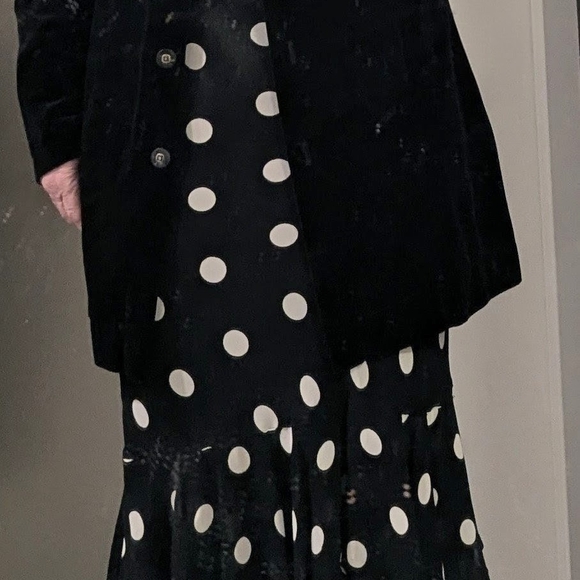 Lola Black and Ivory Dress 8 - Picture 5 of 8